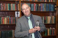 10 Jeremy Thompson with Award