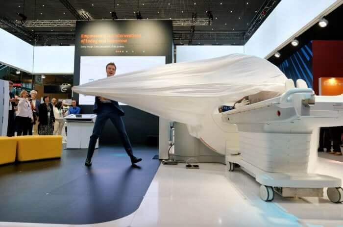 Siemens MRI equipment at a trade show.